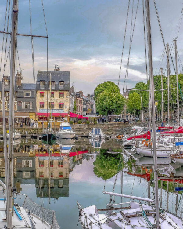 les bateaux de plaisance dans le port Honfleur calvados